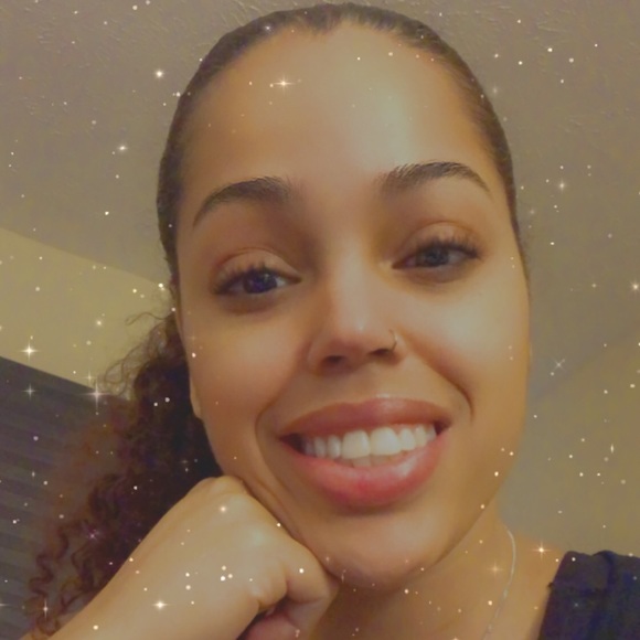 Meet your Posher, Erica - Picture 1 of 1